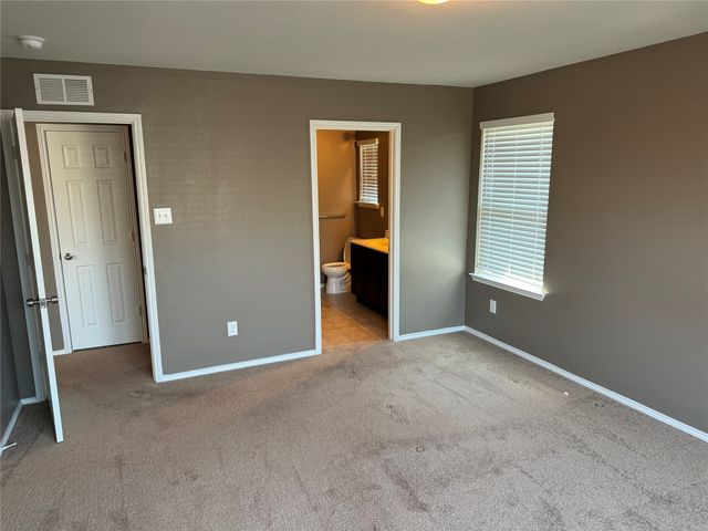 805 Underhill Drive, Arlington, TX 76002