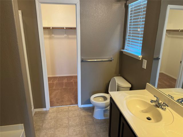 805 Underhill Drive, Arlington, TX 76002