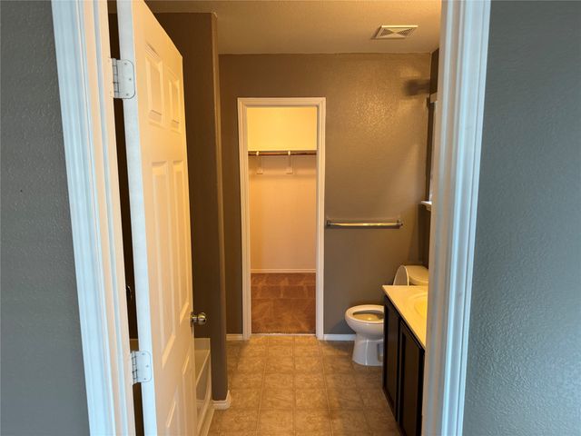 805 Underhill Drive, Arlington, TX 76002