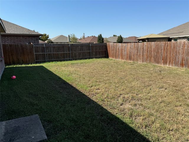 805 Underhill Drive, Arlington, TX 76002
