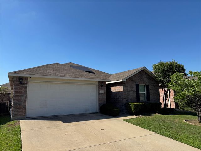 805 Underhill Drive, Arlington, TX 76002