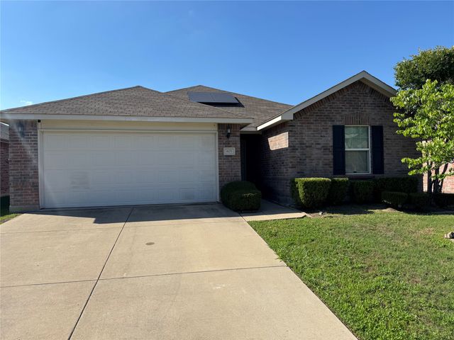 805 Underhill Drive, Arlington, TX 76002