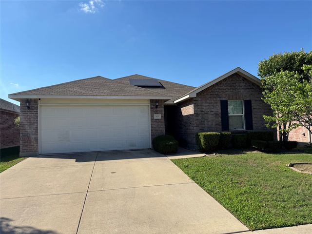 805 Underhill Drive, Arlington, TX 76002