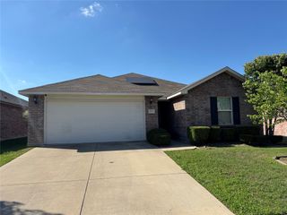 805 Underhill Drive, Arlington, TX 76002