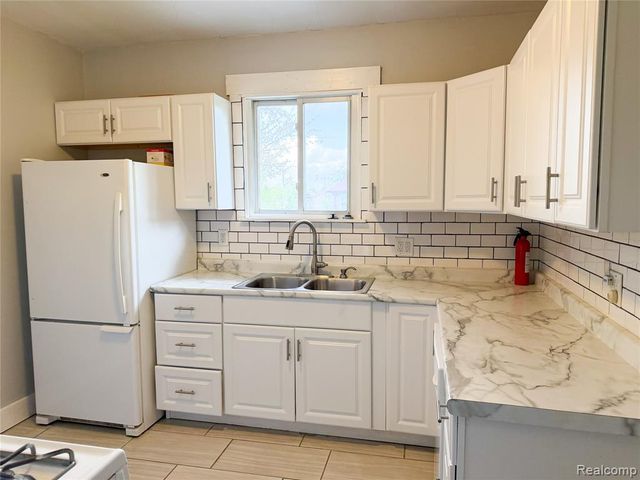 2710 Clements Street, Detroit, MI 48238