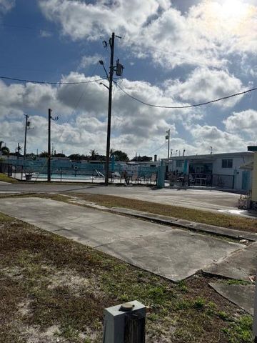 2023 St Lucie Blvd 163, Fort Pierce, FL 34946