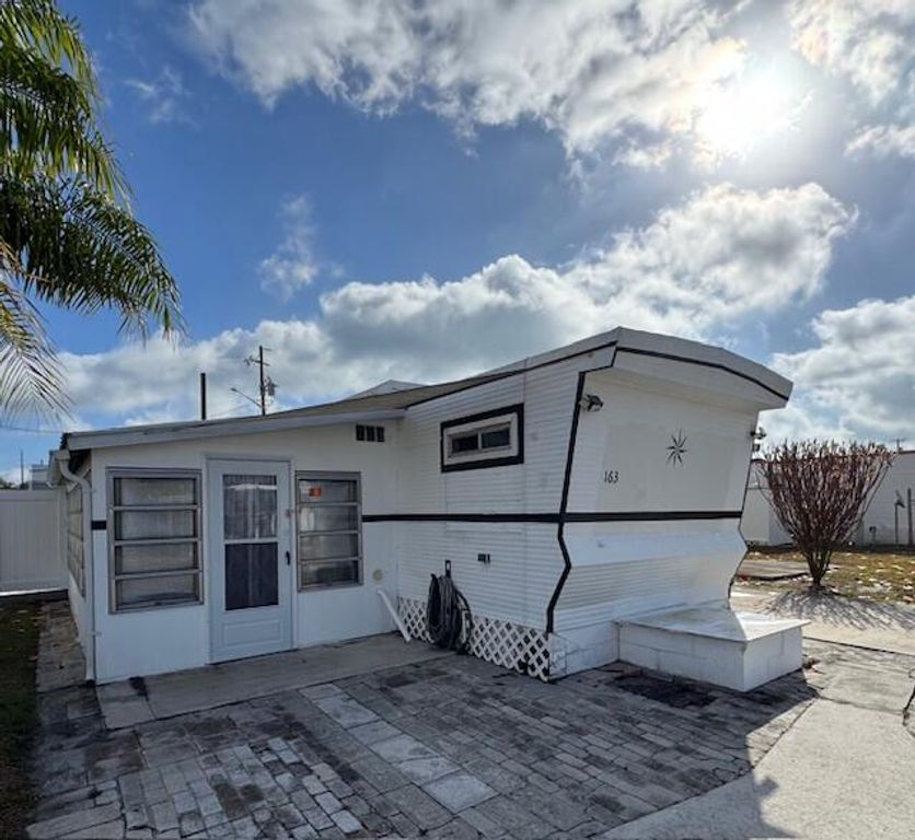 2023 St Lucie Blvd 163, Fort Pierce, FL 34946