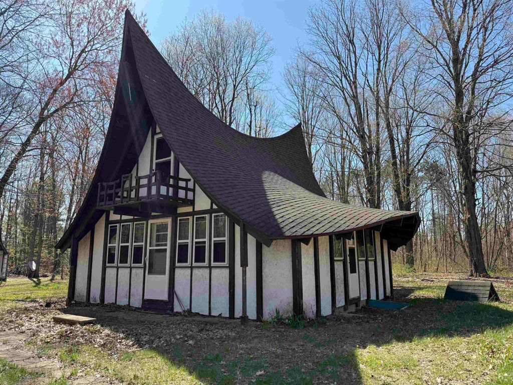 10290 Carmichael Drive, Mancelona, MI 49659