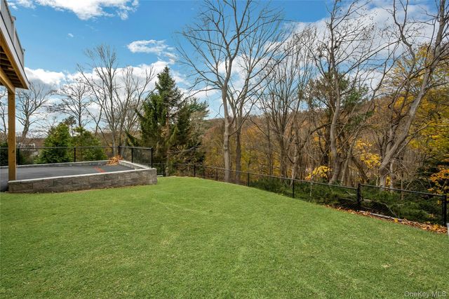 278 Washington Avenue South, Pleasantville, NY 10570