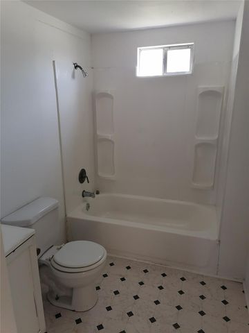 603 Mckinney Street, Farmersville, TX 75442