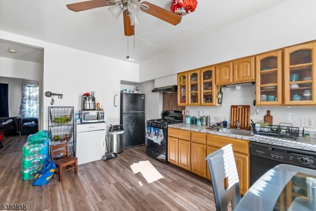 206 N 6Th St, Prospect Park Boro, NJ 07508