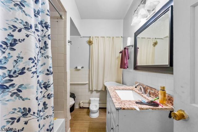 206 N 6Th St, Prospect Park Boro, NJ 07508