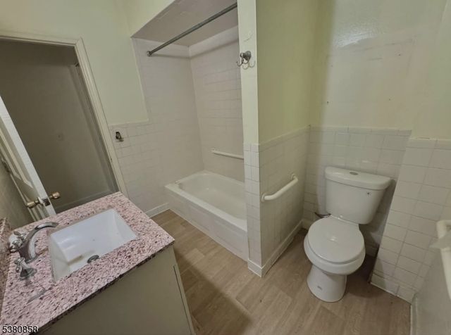 206 N 6Th St, Prospect Park Boro, NJ 07508