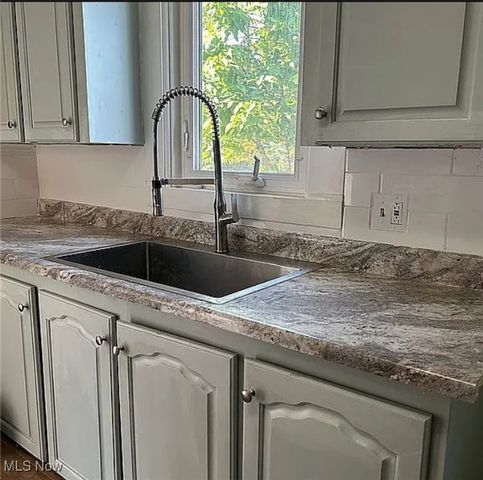 434 N Bon Air Avenue, Youngstown, OH 44509