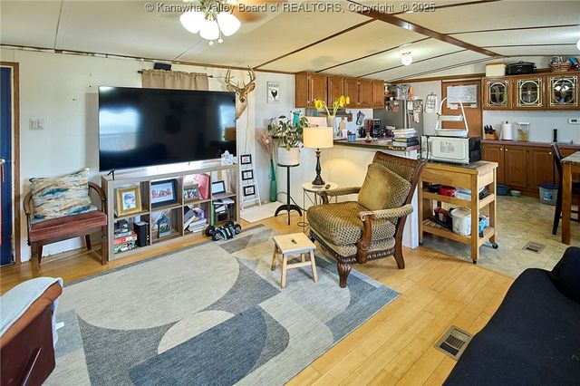 4578 Barton Chapel Road, Fraziers Bottom, WV 25082