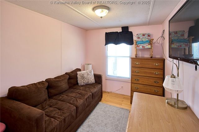 4578 Barton Chapel Road, Fraziers Bottom, WV 25082