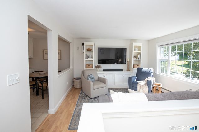 130 Meetinghouse Ridge, Meriden, CT 06450