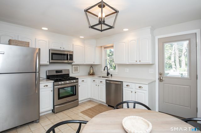 130 Meetinghouse Ridge, Meriden, CT 06450