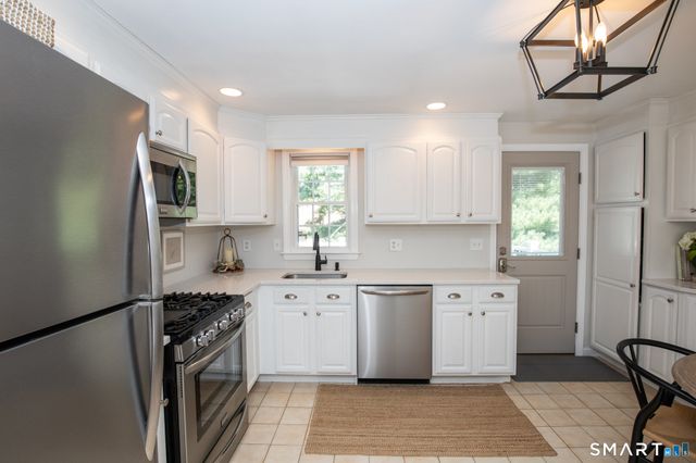130 Meetinghouse Ridge, Meriden, CT 06450