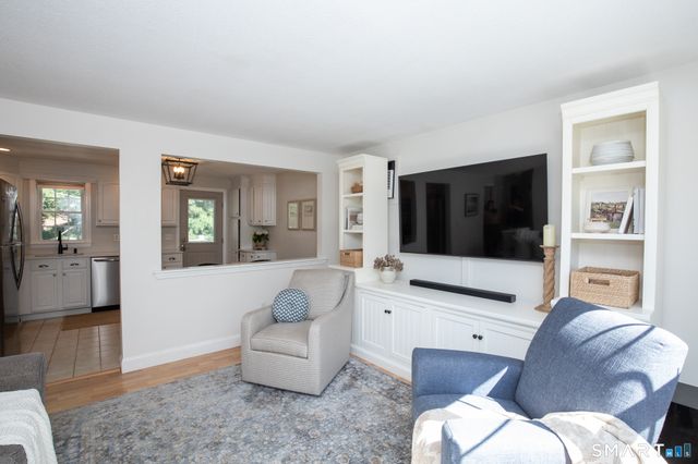 130 Meetinghouse Ridge, Meriden, CT 06450