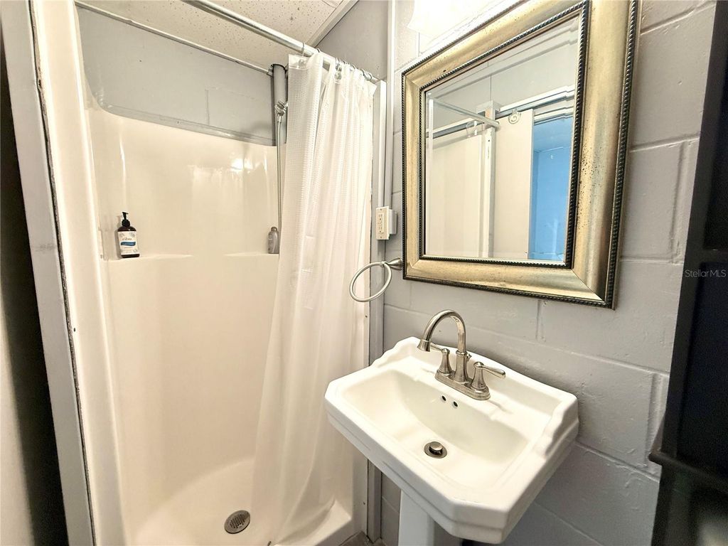 Image 16 of property listing at 5312 GODDARD AVENUE, Orlando, FL 32810