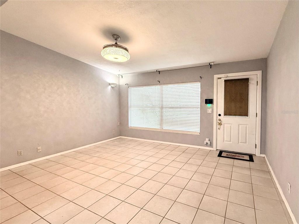 Image 3 of property listing at 5312 GODDARD AVENUE, Orlando, FL 32810
