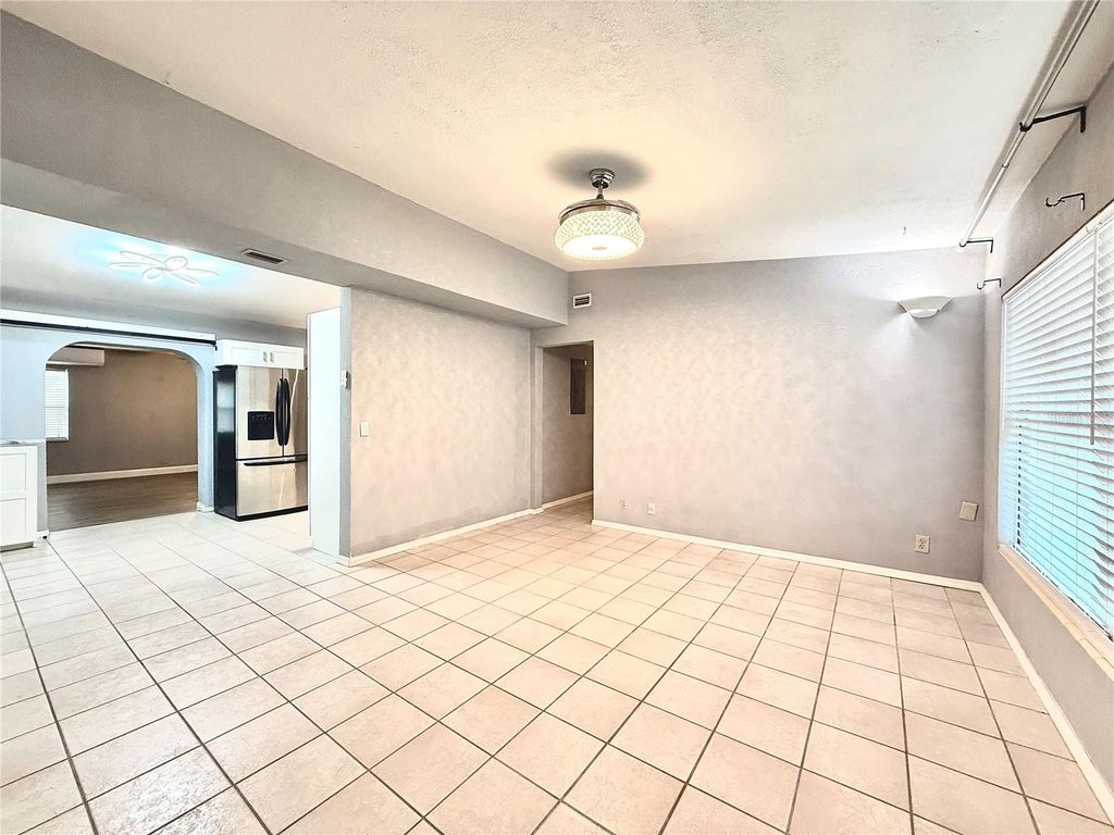 Image 4 of property listing at 5312 GODDARD AVENUE, Orlando, FL 32810