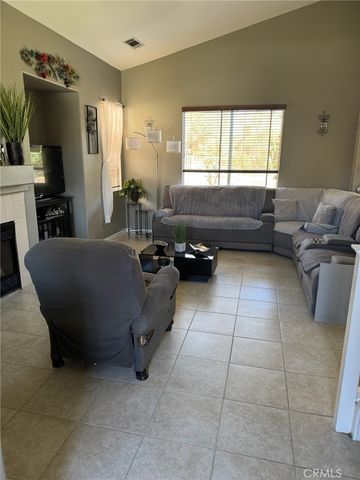 1315 exeter, San Jacinto, CA 92583