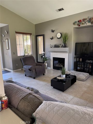 1315 exeter, San Jacinto, CA 92583