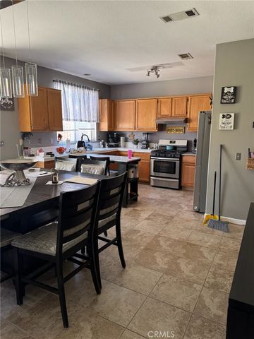 1315 exeter, San Jacinto, CA 92583