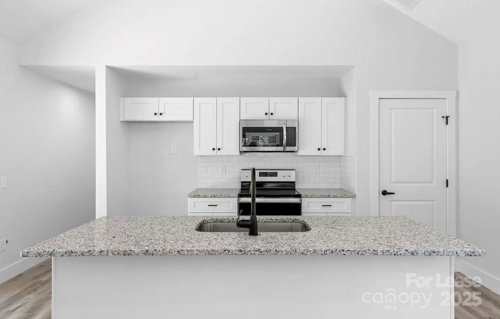 501 E Robinson Street, Dallas, NC 28034