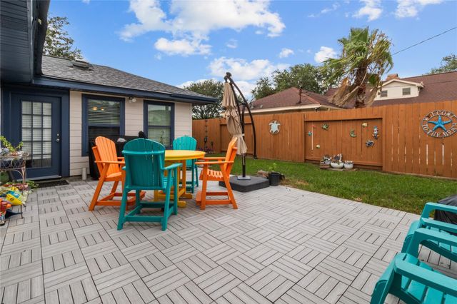 2602 Gerol Court, Galveston, TX 77551