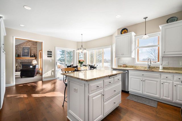 8086 S Meadowcreek COURT, Franklin, WI 53132