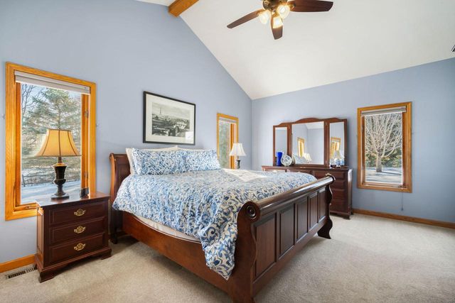 8086 S Meadowcreek COURT, Franklin, WI 53132