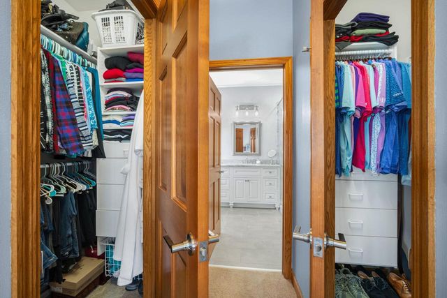 8086 S Meadowcreek COURT, Franklin, WI 53132