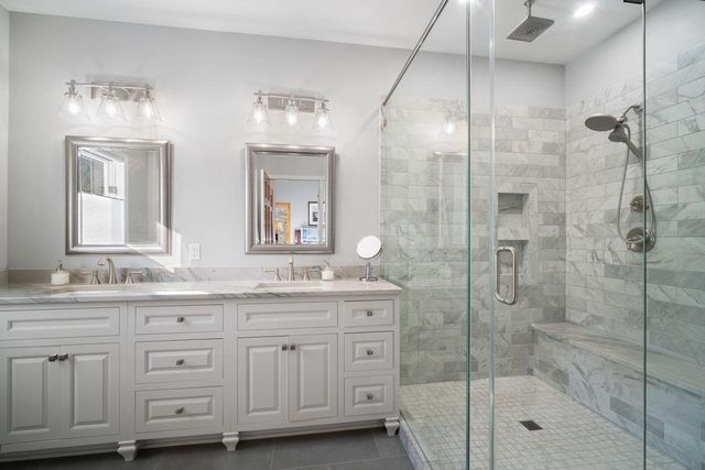 8086 S Meadowcreek COURT, Franklin, WI 53132