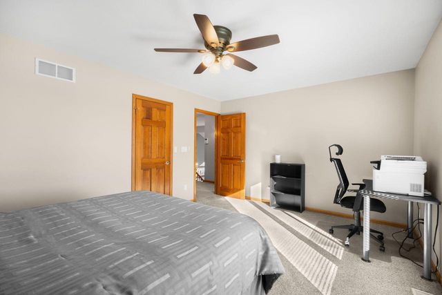 8086 S Meadowcreek COURT, Franklin, WI 53132