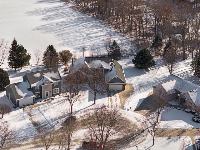 8086 S Meadowcreek COURT, Franklin, WI 53132