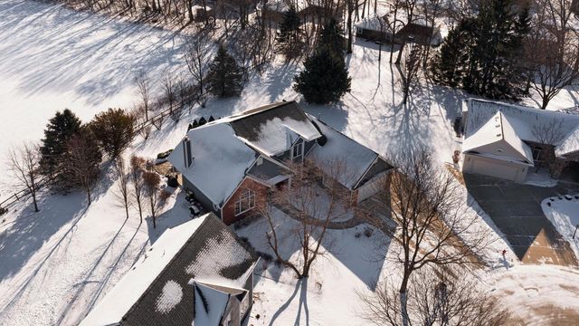 8086 S Meadowcreek COURT, Franklin, WI 53132