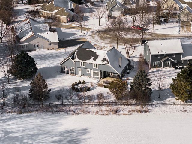 8086 S Meadowcreek COURT, Franklin, WI 53132