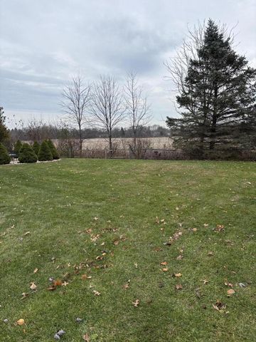 8086 S Meadowcreek COURT, Franklin, WI 53132