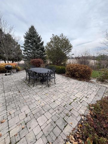 8086 S Meadowcreek COURT, Franklin, WI 53132