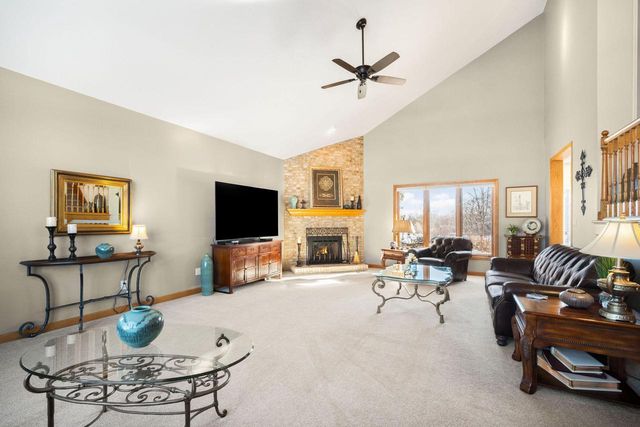 8086 S Meadowcreek COURT, Franklin, WI 53132