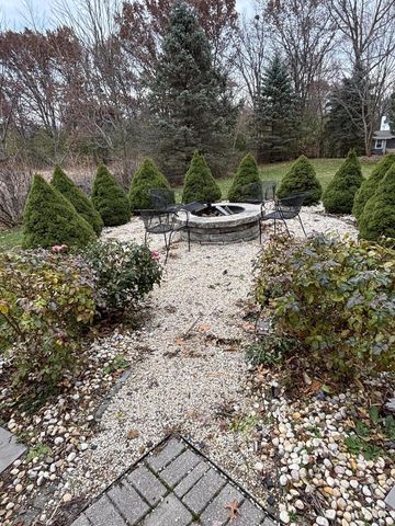 8086 S Meadowcreek COURT, Franklin, WI 53132