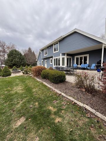 8086 S Meadowcreek COURT, Franklin, WI 53132