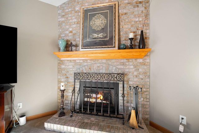 8086 S Meadowcreek COURT, Franklin, WI 53132