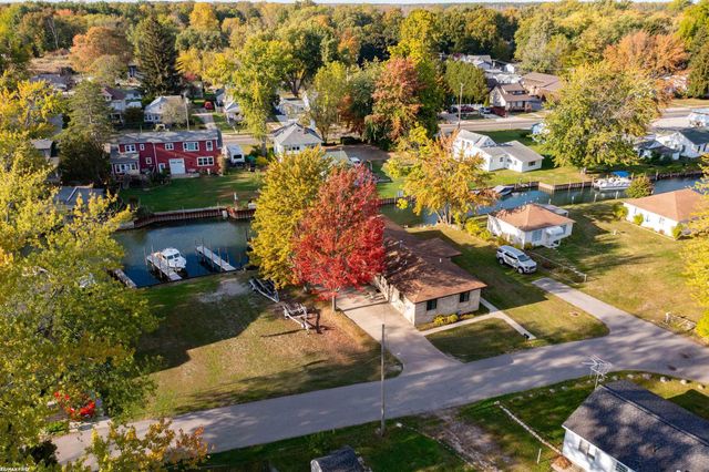 2037 W Park Drive, Algonac, MI 48001