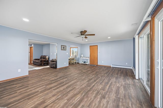 2037 W Park Drive, Algonac, MI 48001