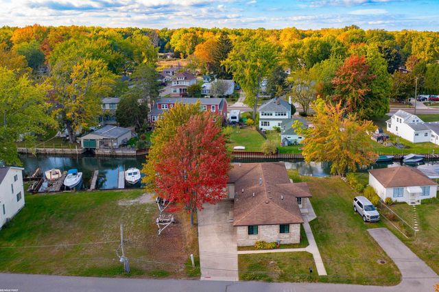 2037 W Park Drive, Algonac, MI 48001