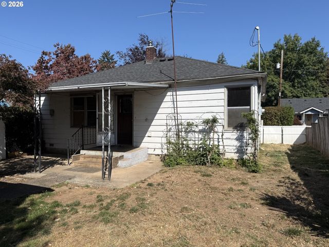 174 MACARTHUR St, St Helens, OR 97051